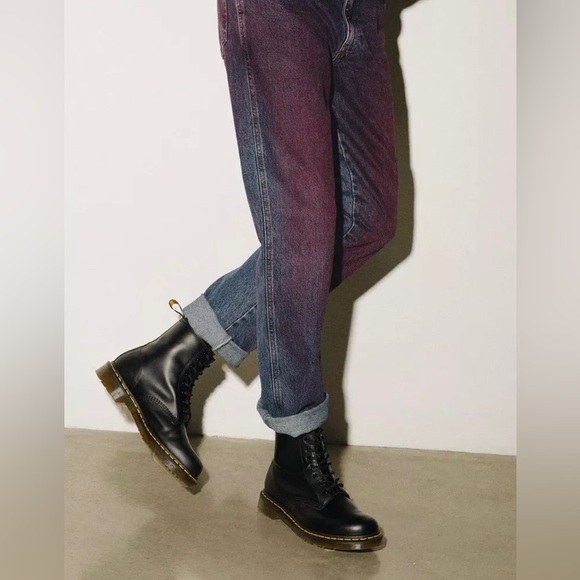 🛑(Sold!) Dr. Martens Original 1460 Smooth Leather 8Eye Lace Up Boots, Size 7 - Picture 14 of 15